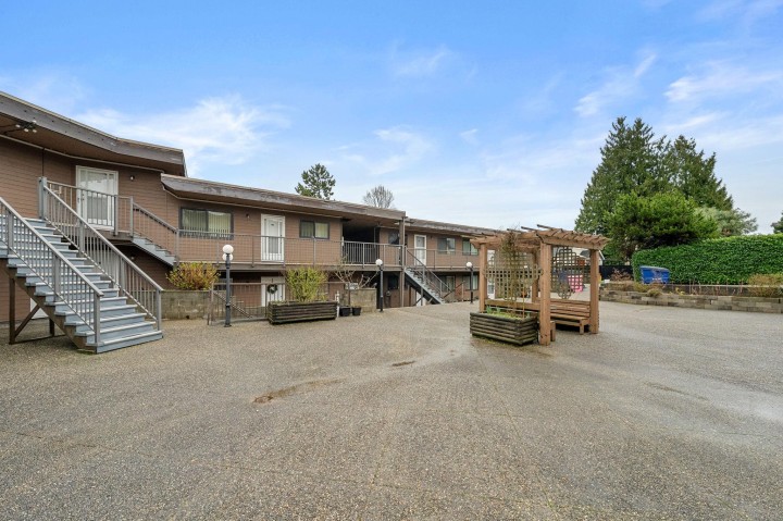Photo 3 at 204 - 3136 Kingsway, Collingwood VE, Vancouver East