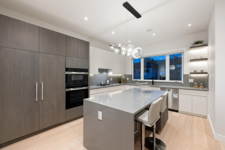 Photo 15 at 838 E 14th Street, Boulevard, North Vancouver
