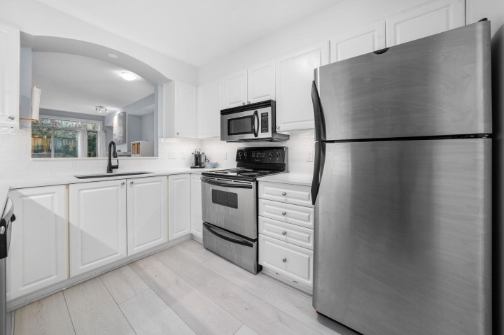 Photo 11 at 215 - 3600 Windcrest Drive, Roche Point, North Vancouver