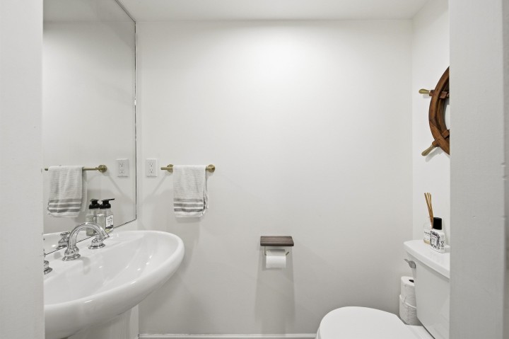 Photo 10 at 8529 Jellicoe Street, South Marine, Vancouver East