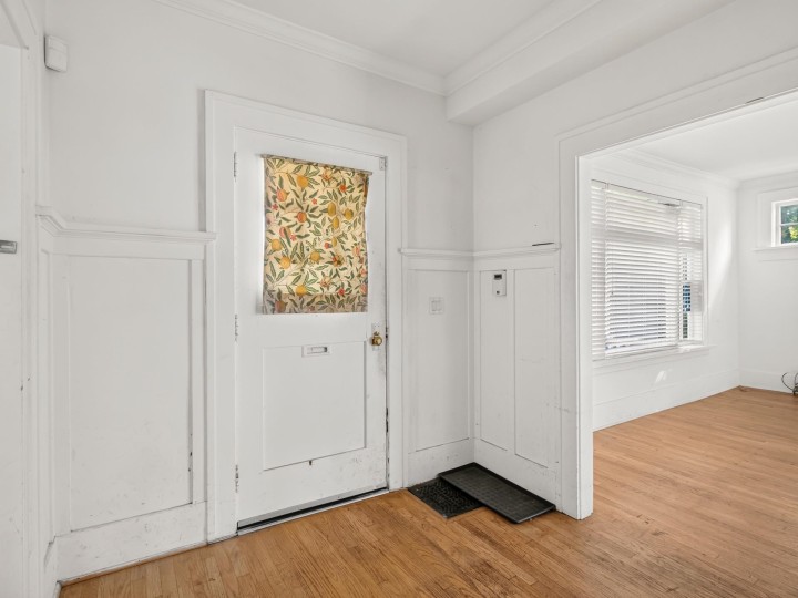 Photo 2 at 4606 W 11th Avenue, Point Grey, Vancouver West