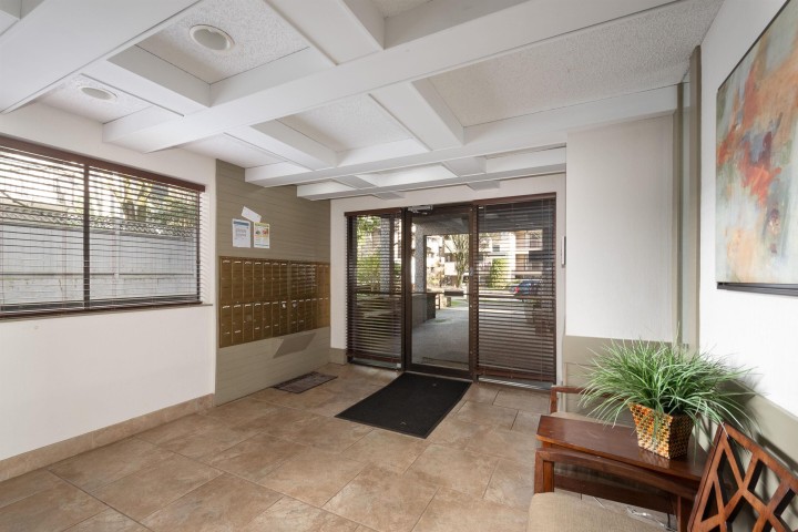 Photo 5 at 405 - 8775 Cartier Street, Marpole, Vancouver West