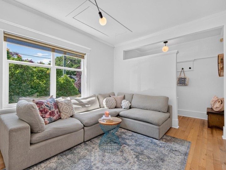 Photo 5 at 3730 Windsor Street, Vancouver East