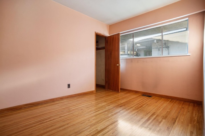 Photo 23 at 925 Nanaimo Street, Grandview Woodland, Vancouver East