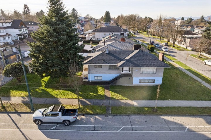 Photo 1 at 925 Nanaimo Street, Grandview Woodland, Vancouver East