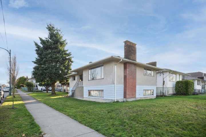Photo 5 at 925 Nanaimo Street, Grandview Woodland, Vancouver East