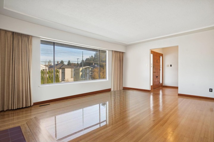 Photo 9 at 925 Nanaimo Street, Grandview Woodland, Vancouver East