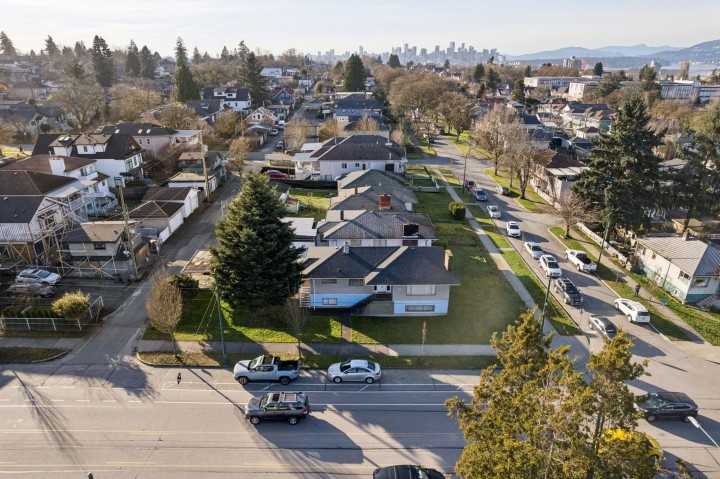 Photo 38 at 925 Nanaimo Street, Grandview Woodland, Vancouver East