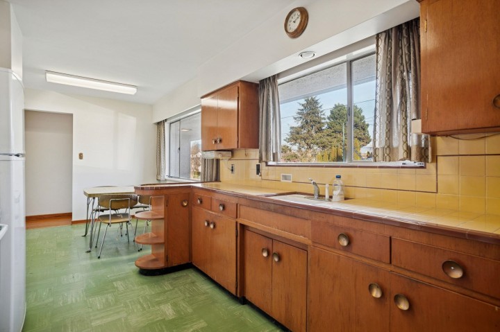 Photo 15 at 925 Nanaimo Street, Grandview Woodland, Vancouver East