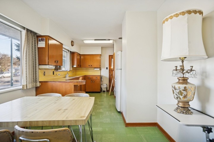 Photo 11 at 925 Nanaimo Street, Grandview Woodland, Vancouver East