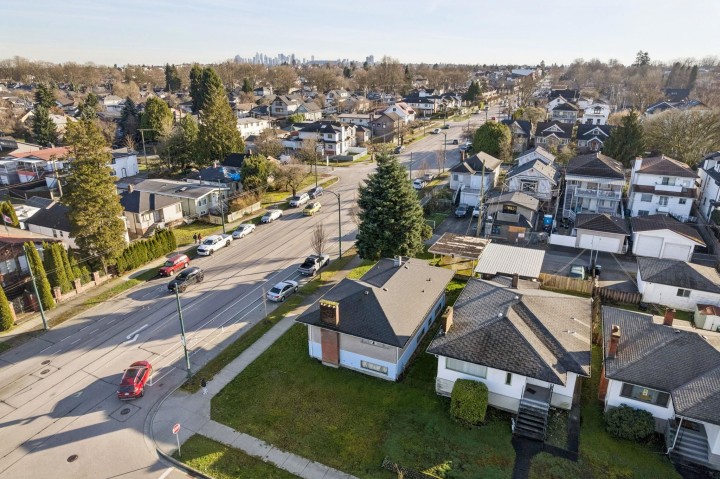 Photo 40 at 925 Nanaimo Street, Grandview Woodland, Vancouver East
