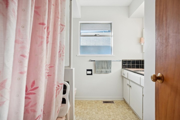 Photo 21 at 925 Nanaimo Street, Grandview Woodland, Vancouver East