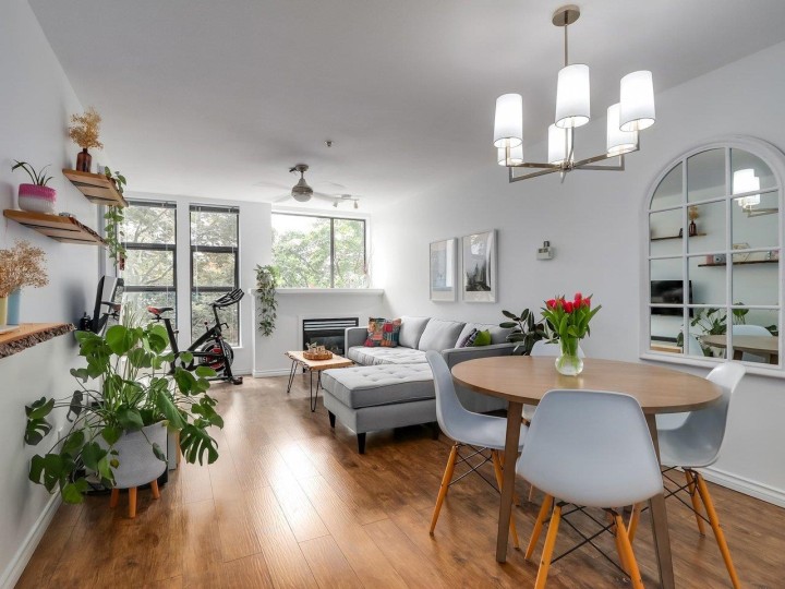 Photo 2 at 414 - 345 Lonsdale Avenue, Lower Lonsdale, North Vancouver
