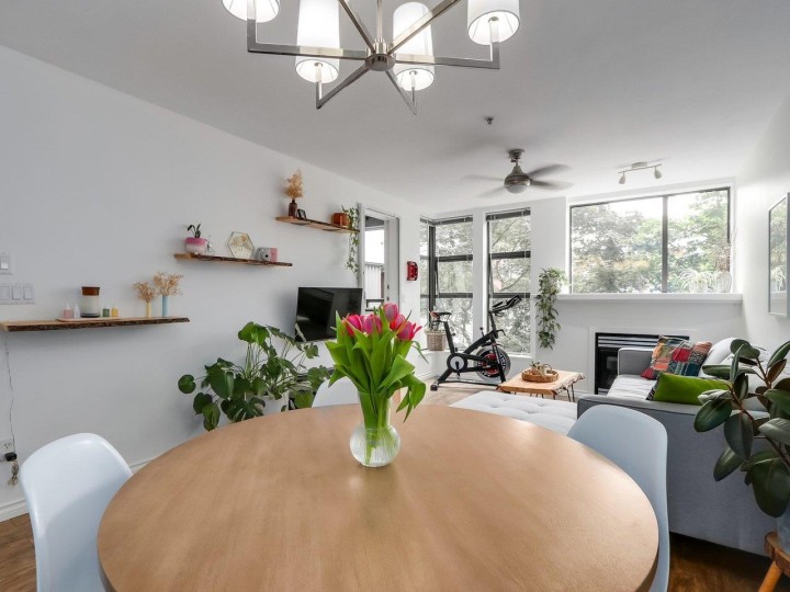 Photo 3 at 414 - 345 Lonsdale Avenue, Lower Lonsdale, North Vancouver
