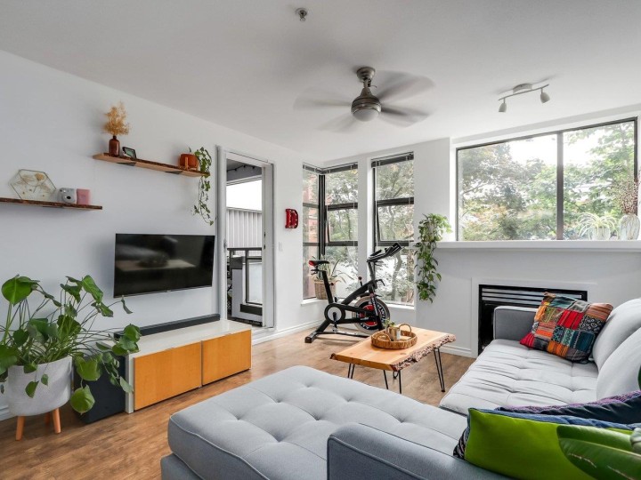 Photo 4 at 414 - 345 Lonsdale Avenue, Lower Lonsdale, North Vancouver