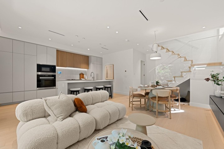 Photo 2 at 1 - 2926 W 12th Avenue, Kitsilano, Vancouver West