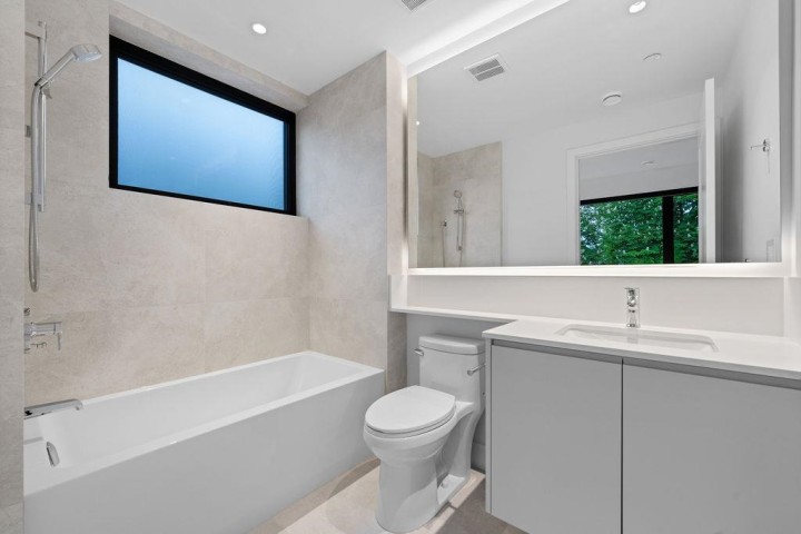 Photo 11 at 1 - 2926 W 12th Avenue, Kitsilano, Vancouver West