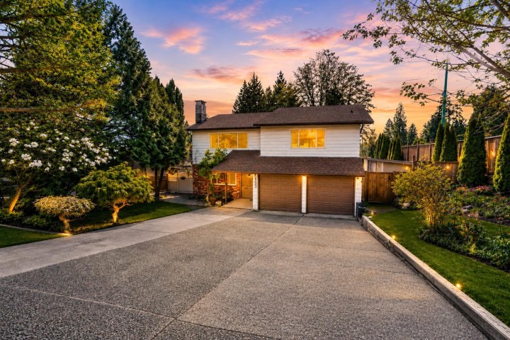 Photo 1 at 2333 Kirkstone Road, North Vancouver