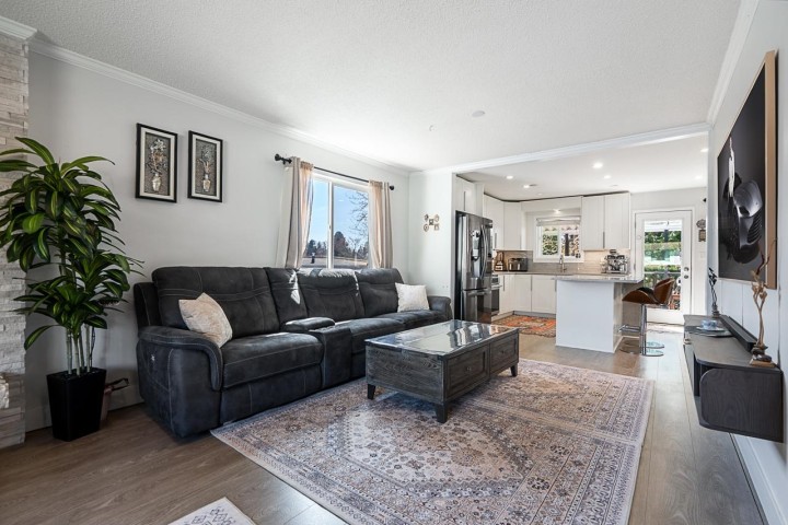 Photo 5 at 2333 Kirkstone Road, North Vancouver