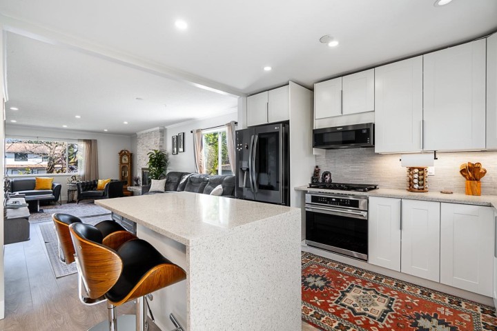 Photo 11 at 2333 Kirkstone Road, North Vancouver