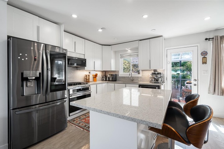 Photo 8 at 2333 Kirkstone Road, North Vancouver
