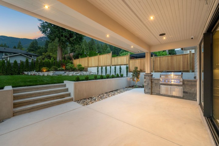 Photo 7 at 944 Clements Avenue, Canyon Heights NV, North Vancouver