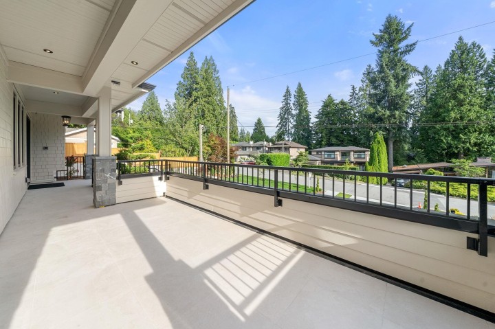 Photo 8 at 944 Clements Avenue, Canyon Heights NV, North Vancouver