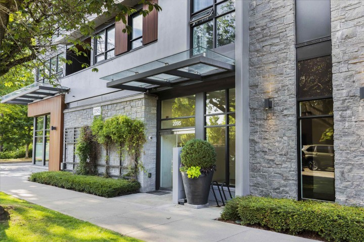 Photo 2 at 203 - 2095 W 44th Avenue, Kerrisdale, Vancouver West