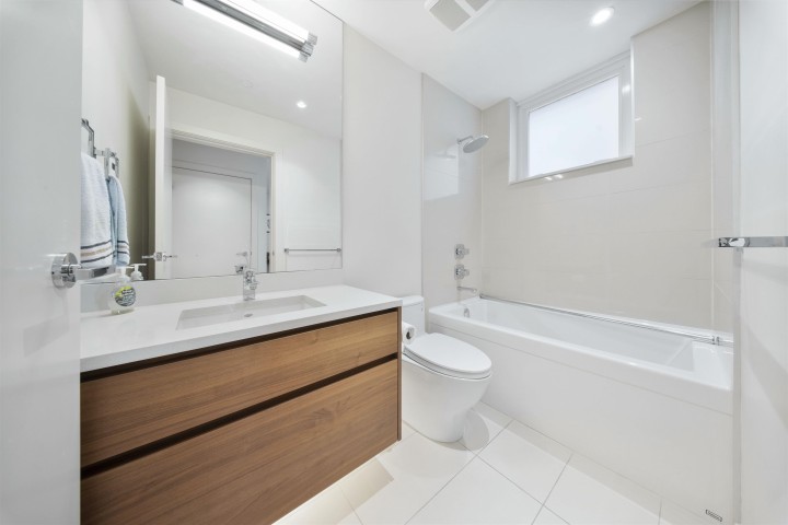 Photo 12 at 203 - 2095 W 44th Avenue, Kerrisdale, Vancouver West