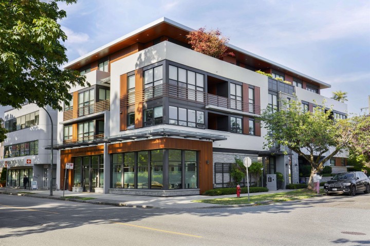 Photo 1 at 203 - 2095 W 44th Avenue, Kerrisdale, Vancouver West