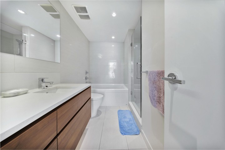 Photo 14 at 203 - 2095 W 44th Avenue, Kerrisdale, Vancouver West