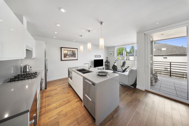 Photo 4 at 203 - 2095 W 44th Avenue, Kerrisdale, Vancouver West