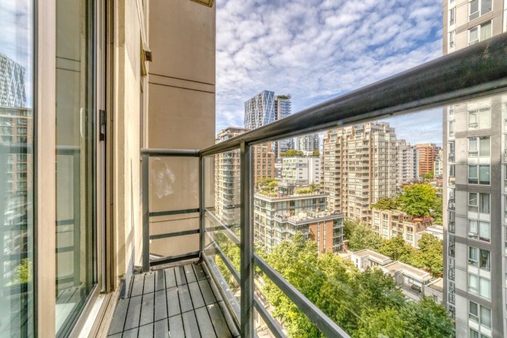 Photo 16 at 1408 - 1001 Homer Street, Yaletown, Vancouver West