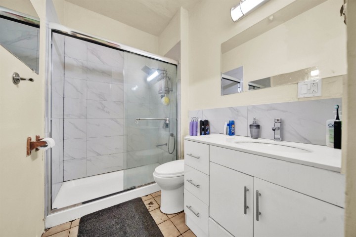 Photo 13 at 2 - 862 E Broadway, Mount Pleasant VE, Vancouver East