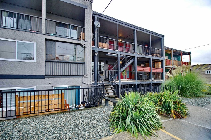 Photo 7 at 2 - 862 E Broadway, Mount Pleasant VE, Vancouver East