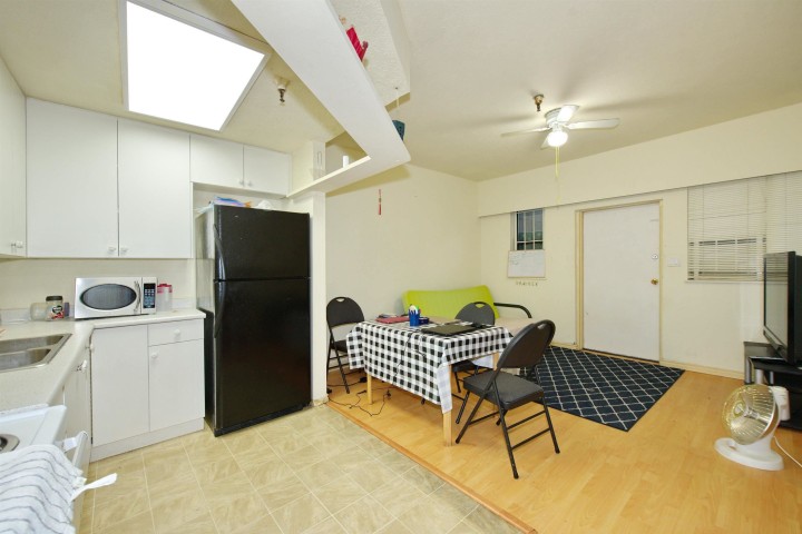 Photo 21 at 2 - 862 E Broadway, Mount Pleasant VE, Vancouver East