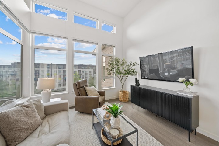 Photo 2 at 502 - 3263 Pierview Crescent, Vancouver East