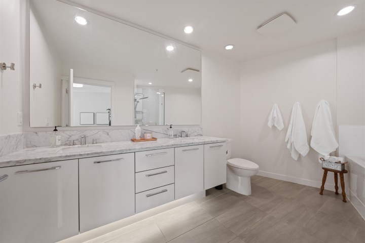 Photo 16 at 502 - 3263 Pierview Crescent, Vancouver East