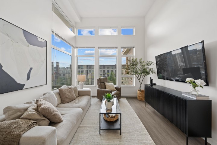 Photo 3 at 502 - 3263 Pierview Crescent, Vancouver East