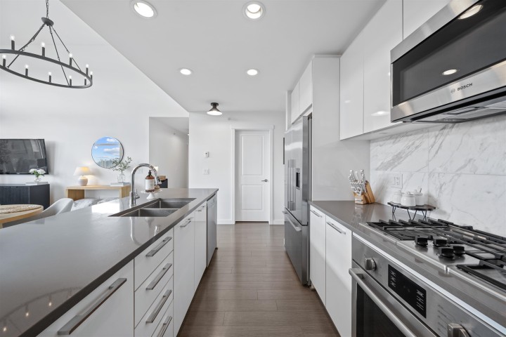 Photo 11 at 502 - 3263 Pierview Crescent, Vancouver East