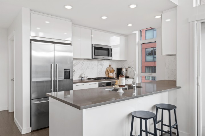 Photo 8 at 502 - 3263 Pierview Crescent, Vancouver East