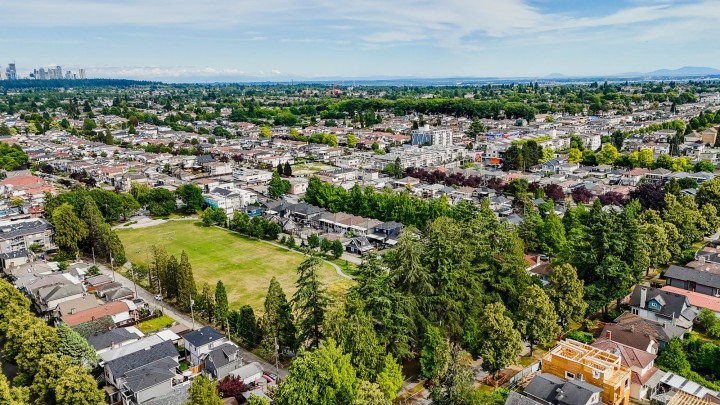 Photo 13 at 1807 E 38th Avenue, Victoria VE, Vancouver East