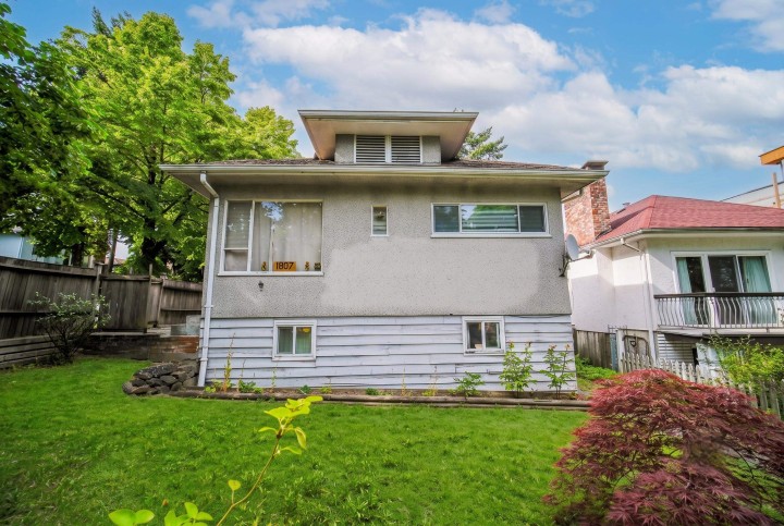 Photo 3 at 1807 E 38th Avenue, Victoria VE, Vancouver East