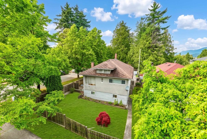 Photo 5 at 1807 E 38th Avenue, Victoria VE, Vancouver East