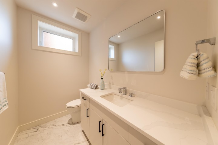 Photo 33 at 840 E 14th Street, North Vancouver