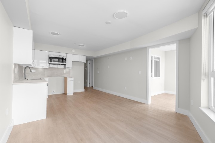 Photo 7 at 207 - 3050 Kingsway, Collingwood VE, Vancouver East