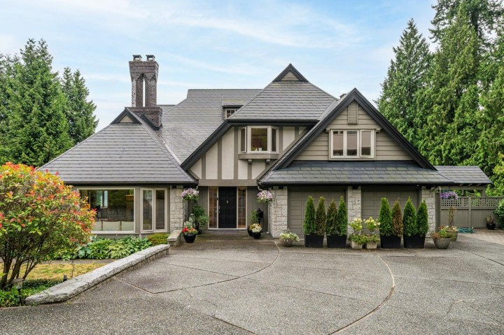 Photo 2 at 2478 Westhill Court, Westhill, West Vancouver