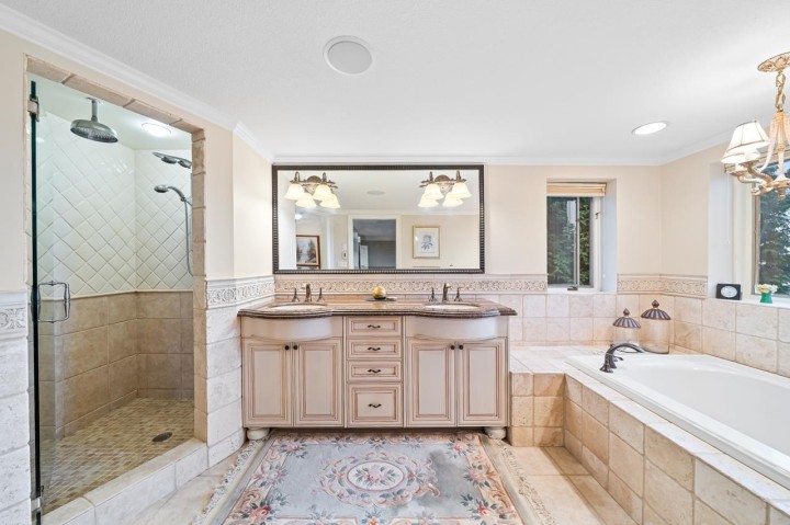 Photo 17 at 2478 Westhill Court, Westhill, West Vancouver
