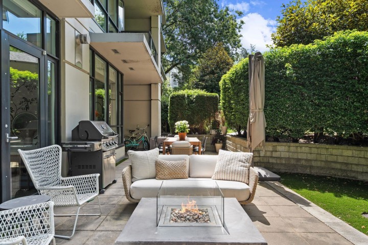 Photo 2 at 113 - 4685 Valley Drive, Quilchena, Vancouver West