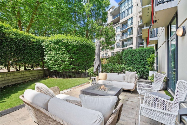 Photo 3 at 113 - 4685 Valley Drive, Quilchena, Vancouver West